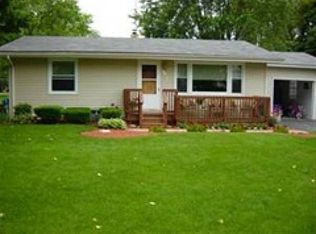 2038 Russell Rd, Benton Harbor, MI 49022