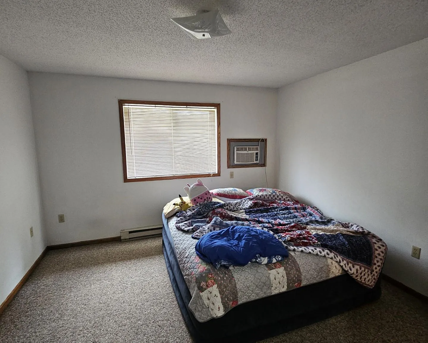4 bed, $1,400 — Photo 3