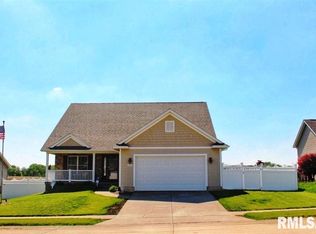 6214 Fillmore St, Davenport, IA 52806