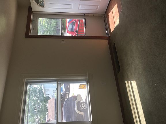 3rd image of 1546 W 25th St