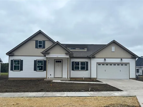 724 Crestfield Dr, Chesapeake, VA 23320