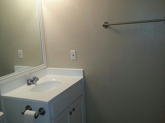 4th image of 116 Peachtree Ct APT C