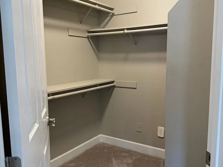 576 Sutherland Ranch Ln — Photo 13