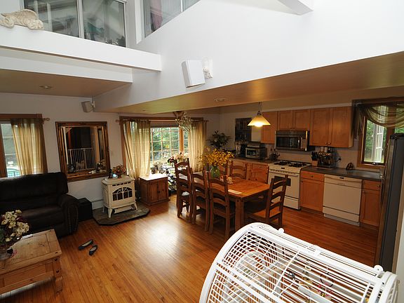 5th image of 15 Mount Pleasant Ln