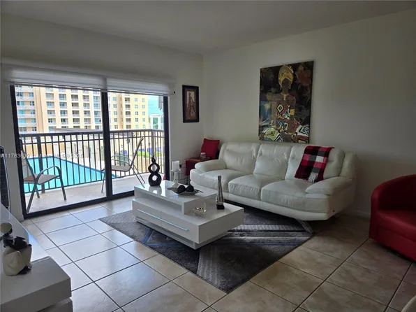 4242 NW 2nd St APT 706, Miami, FL 33126