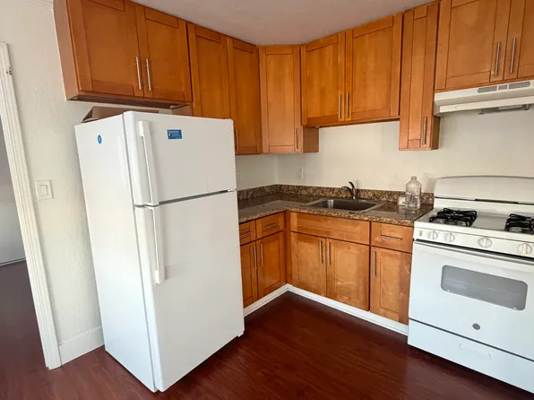 1810 E 25th St, Oakland, CA