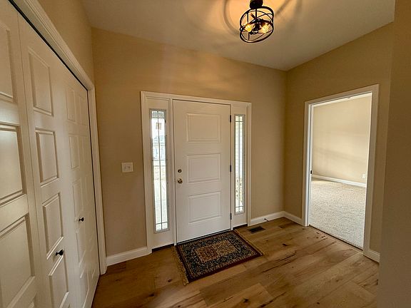 3rd image of 840 Idlewild Ln