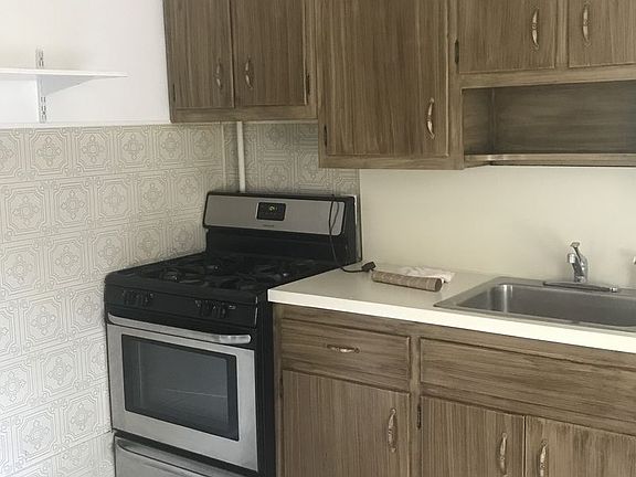 5th image of 2041 42nd St #1