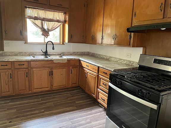 3rd image of 510 W Wheat St