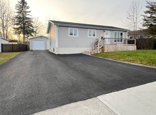 101 Bennett Dr, Gander, NL A1V1N5
