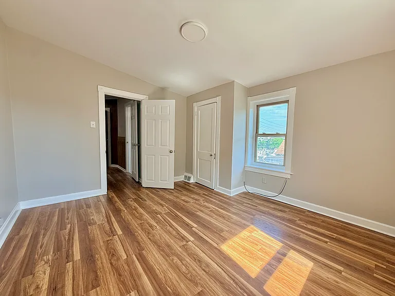 539 S 13th St — Photo 18
