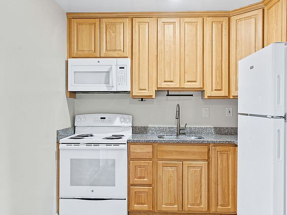 5th image of 2005 Janette Dr