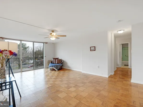 3245 Rio Dr APT 403, Falls Church, VA 22041