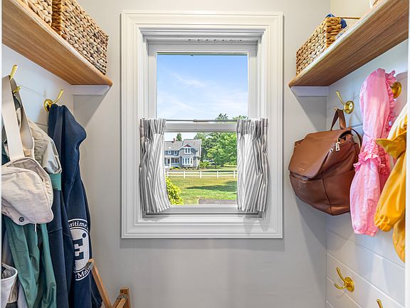 5th image of 355 Pearse Rd