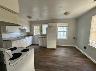 4 Clayton Dr, Hampton, VA 23669