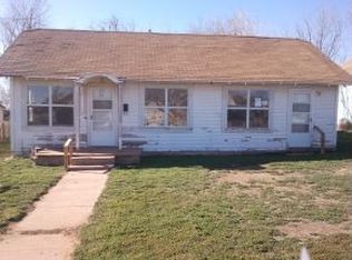 807 N 5th St, Sayre, OK 73662