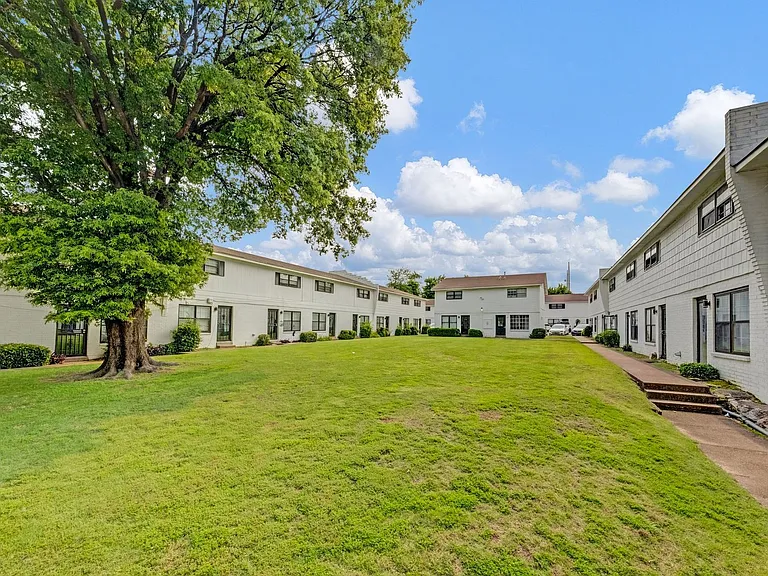 670 Hobbs Dr — Photo 24