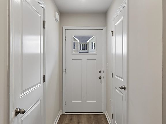 5th image of 262 Christiana Ln. #B