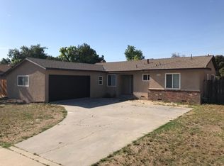 3343 E Hampton Way, Fresno, CA 93726