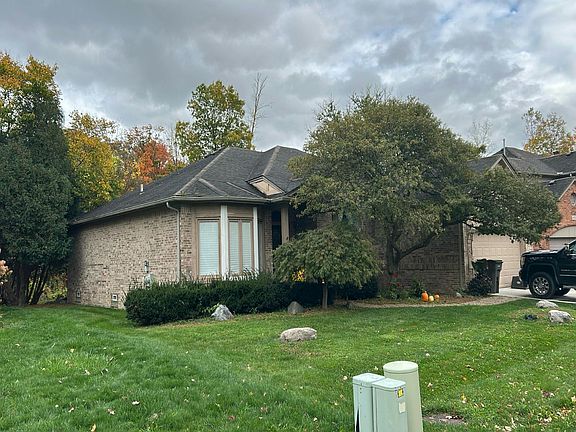 3rd image of 43570 Naves Ct