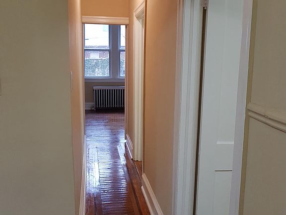 4th image of 5112 N Warnock St Floor 1