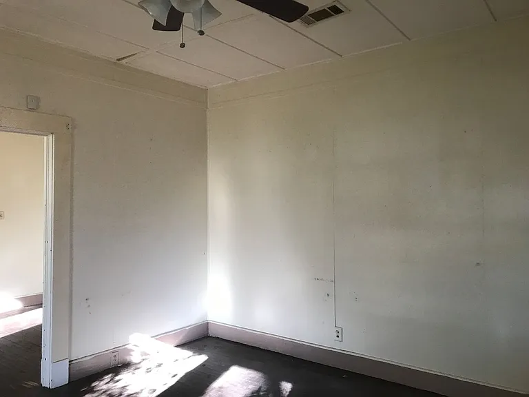 114 Cottage St — Photo 2