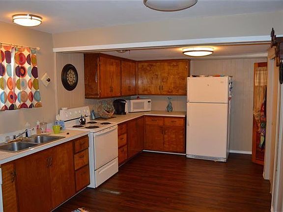 4th image of 6328 Seward Ave