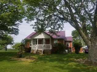 1332 Carthage Rd, Red Boiling Springs, TN 37150