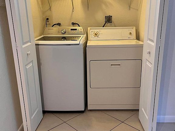 3rd image of 208 Wimbledon Lake Dr #205