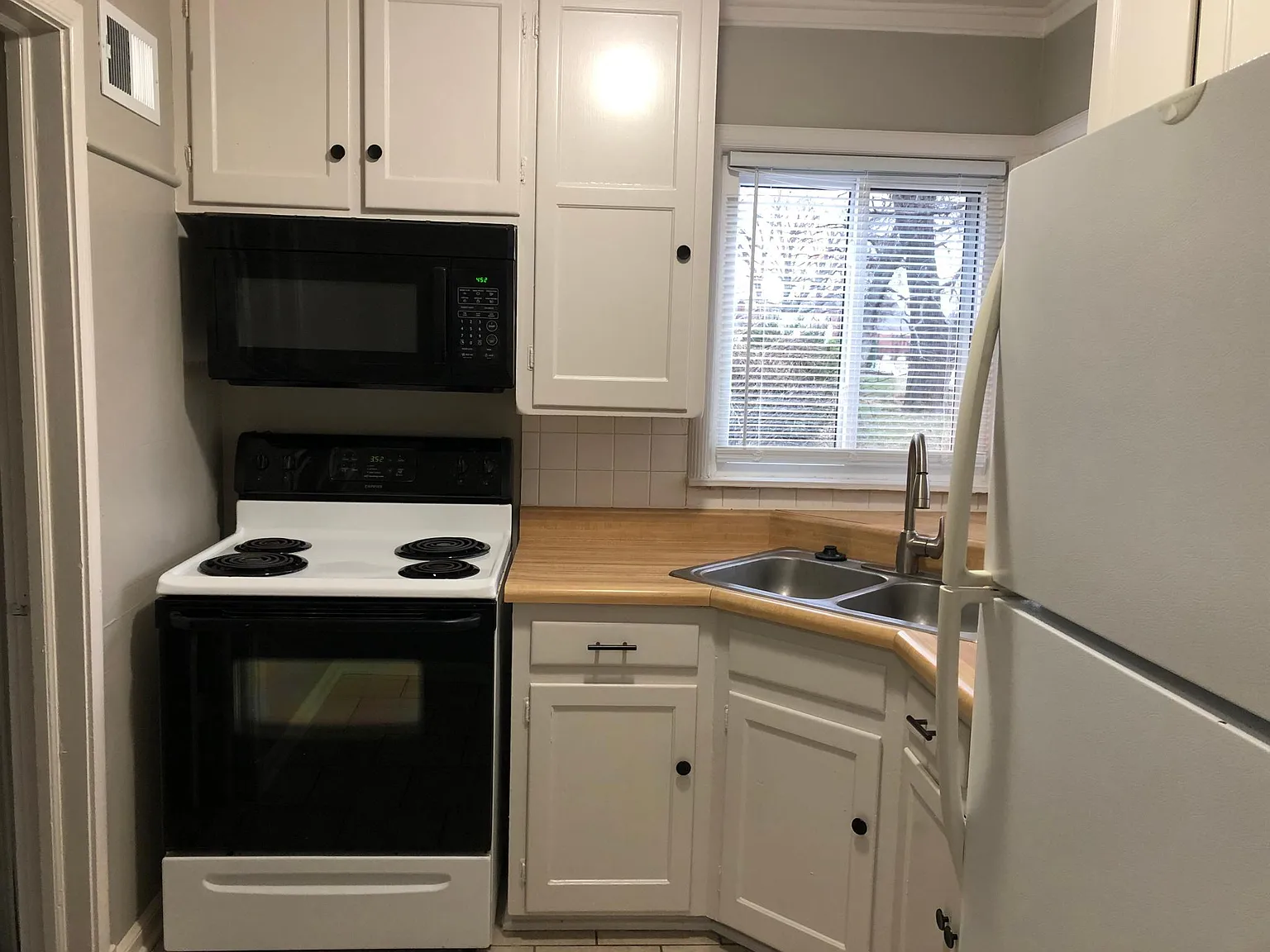 2 bed, 864 sqft, $1,750 — Photo 2