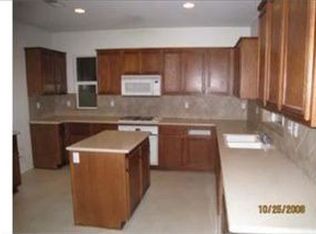 1053 Sandgrouse Ln, Perris, CA 92571
