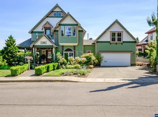 369 NW Hillcrest Ln, Dallas, OR 97338