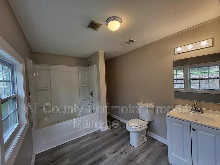 2308 Lakewood Ave SW #A — Photo 4