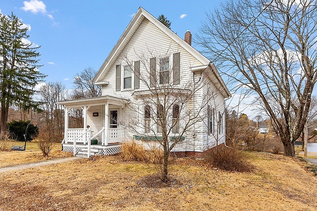 53 Park St, Hudson, MA 01749 | Zillow