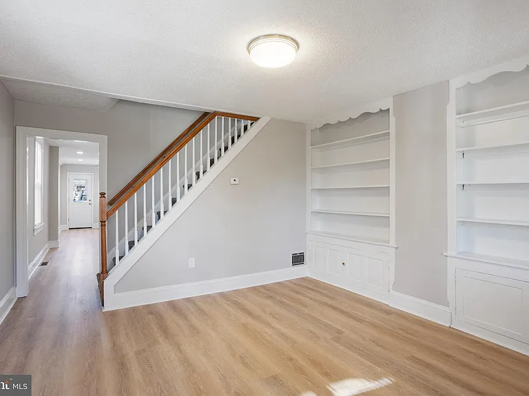 809 N Providence Rd — Photo 4