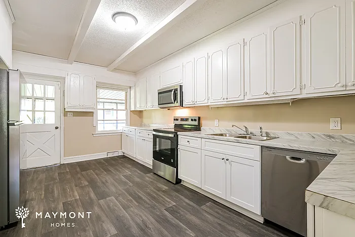 712 Jackson St — Photo 6