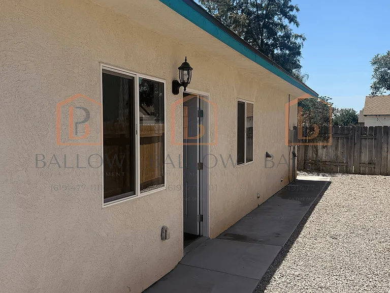 10047 Woodpark Dr — Photo 7
