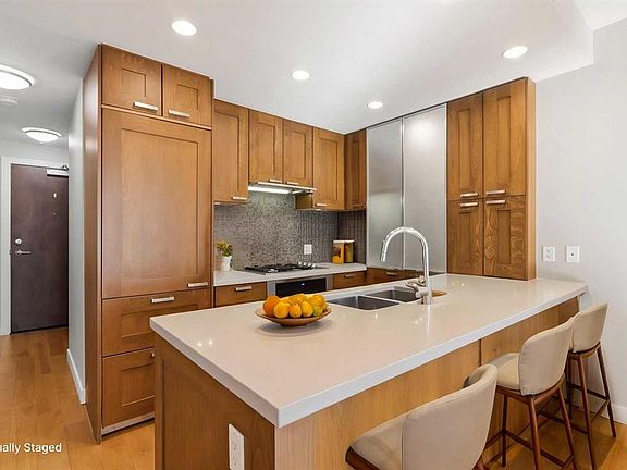 5th image of 222 N Riverfront Ave SW #521