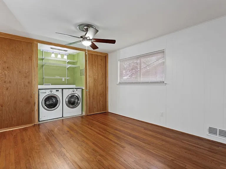 7475 Brentcove Cir — Photo 17