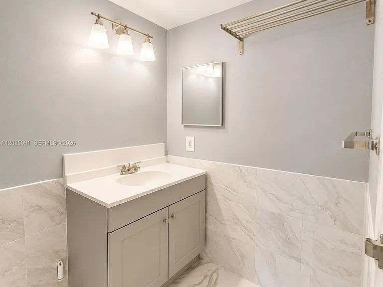 7601 E Treasure Dr #622 — Photo 15