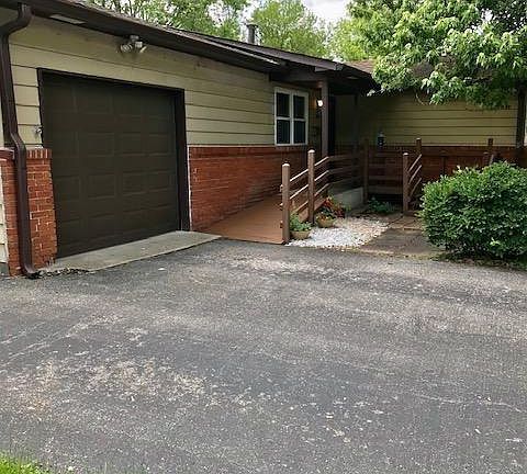 3rd image of 2034 S Homeridge Dr