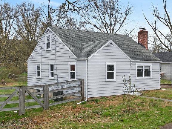3rd image of 1511 Buchert Rd