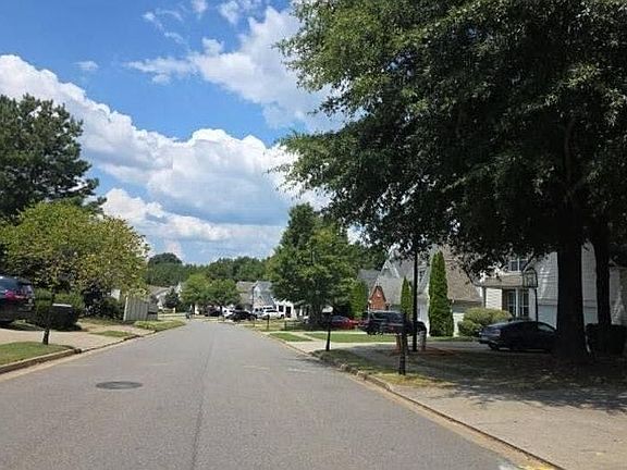 5th image of 151 Diamond Ridge Ave