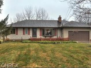 1917 Bassett Rd, Westlake, OH 44145