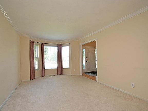3rd image of 4904 Magnolia Ct