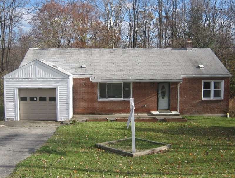 2nd image of 61 Lafayette Dr