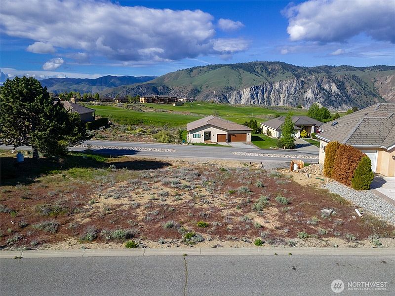 4th image of 307 Desert View Place