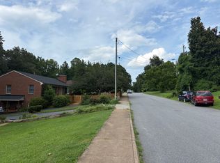 913 Saint Charles Ave #B, Charlottesville, VA 22901