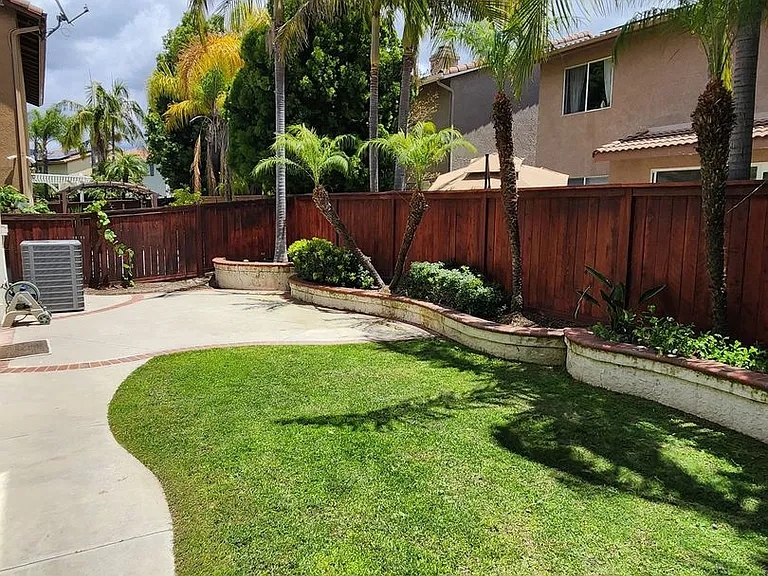 26 Anglesite — Photo 32
