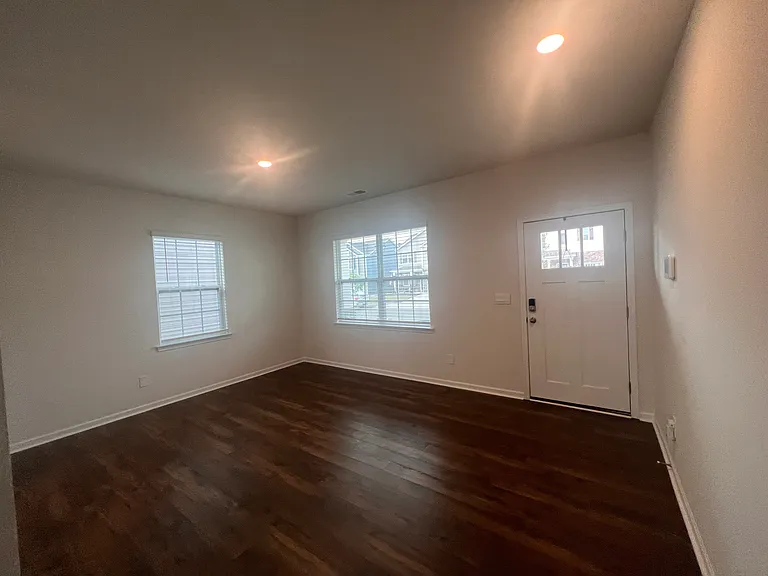 8185 Kennesaw Dr — Photo 4